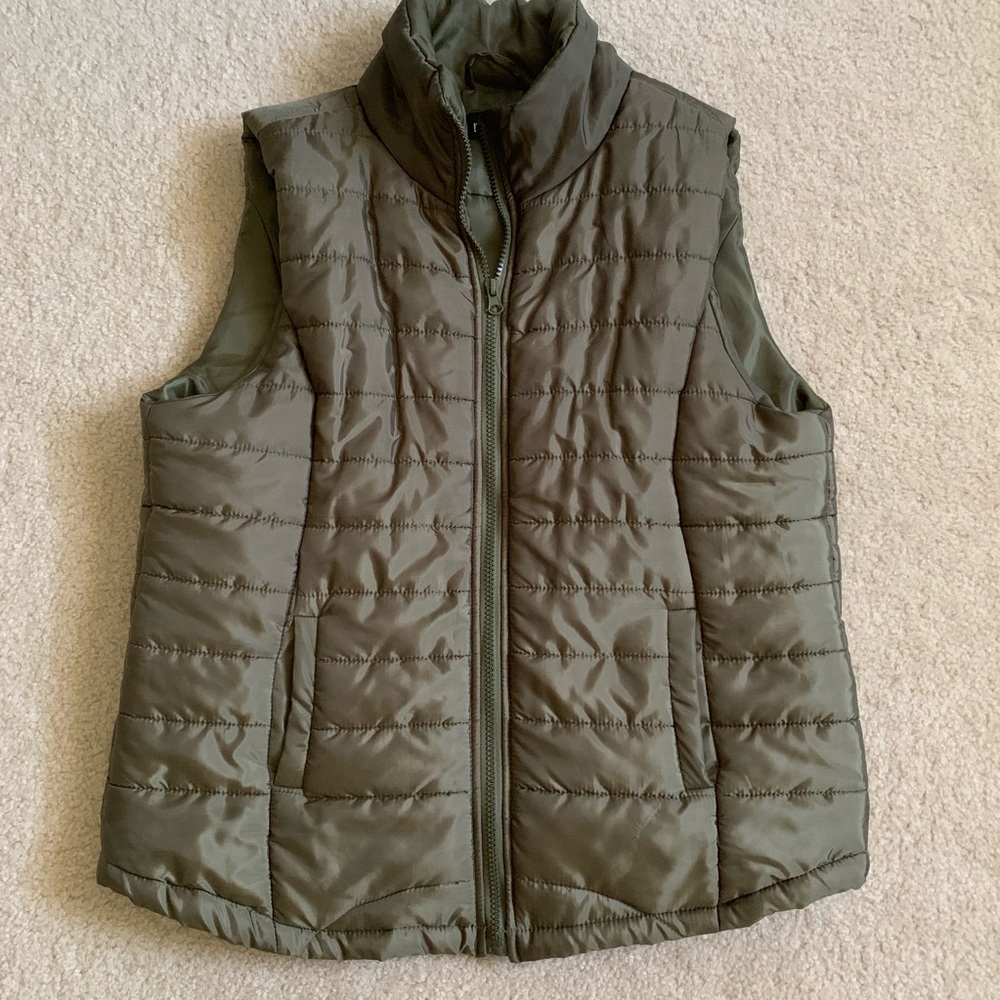 Lightweight Olive Puffer Vest